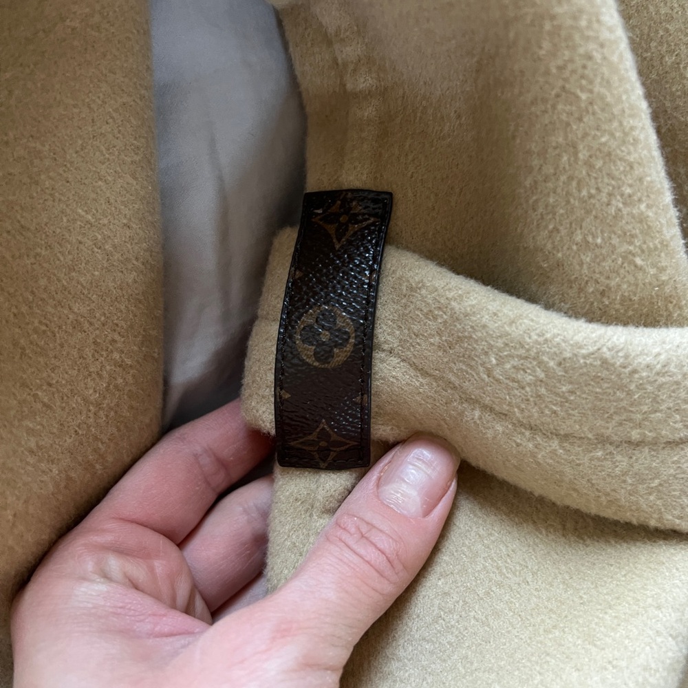 Louis Vuitton Beige Camel Wool wrap coat $7500 retail - Picture 2 of 8